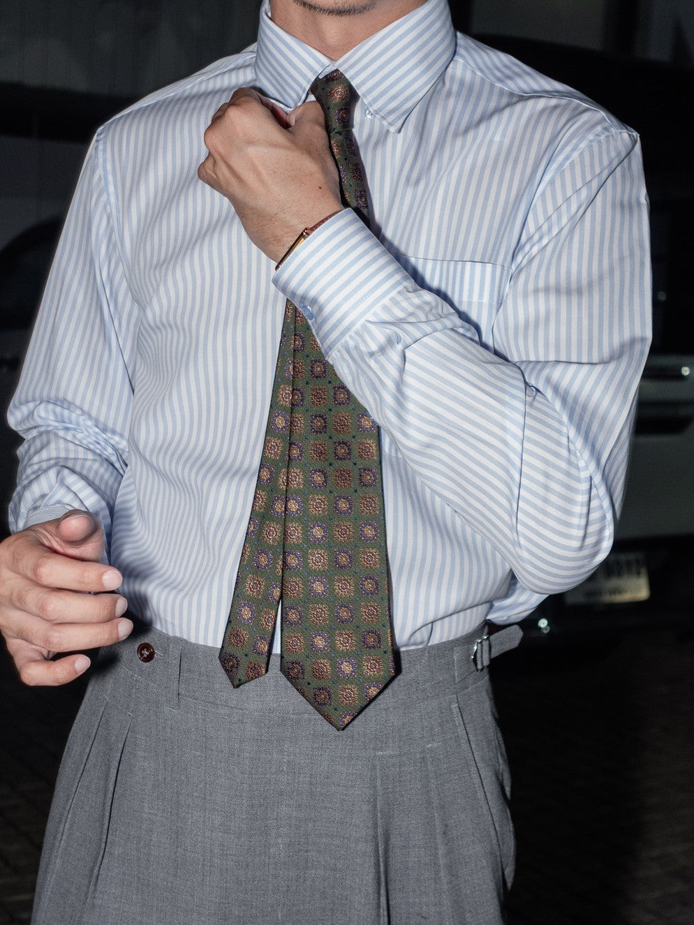 [S5S-BLUES]เสื้อเชิ้ต Classic collar hidden button down ผ้าคอตตอน 100% ลายทาง (Blue stripe)